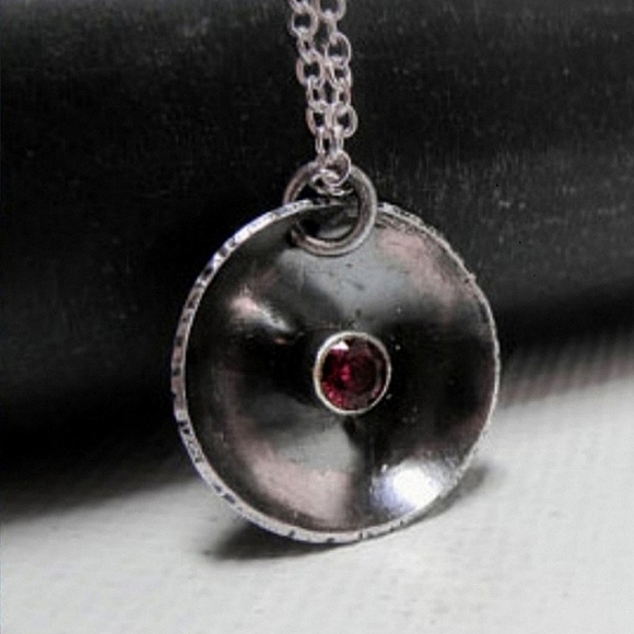 ASO Vampire Diaries Bonnie Bennett Necklace - Picture 3 of 3